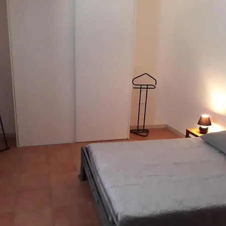 Quiet Two Bedroom House *