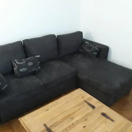 Quiet Two Bedroom House 博尔戈